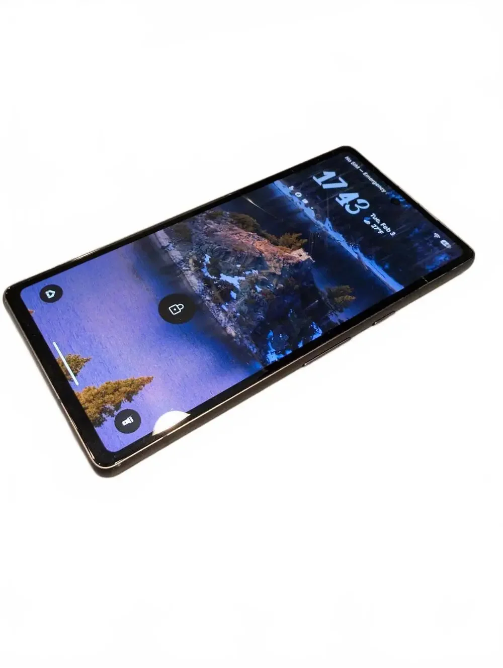 Google Pixel 7a Smartphone 128GB Charcoal AT&T Locked Cracked Screen